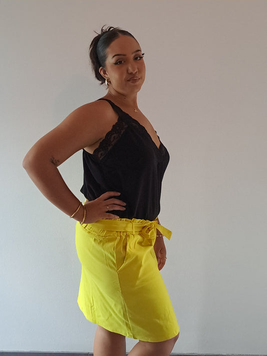 Jupe jaune élastique avec ceinture et poches