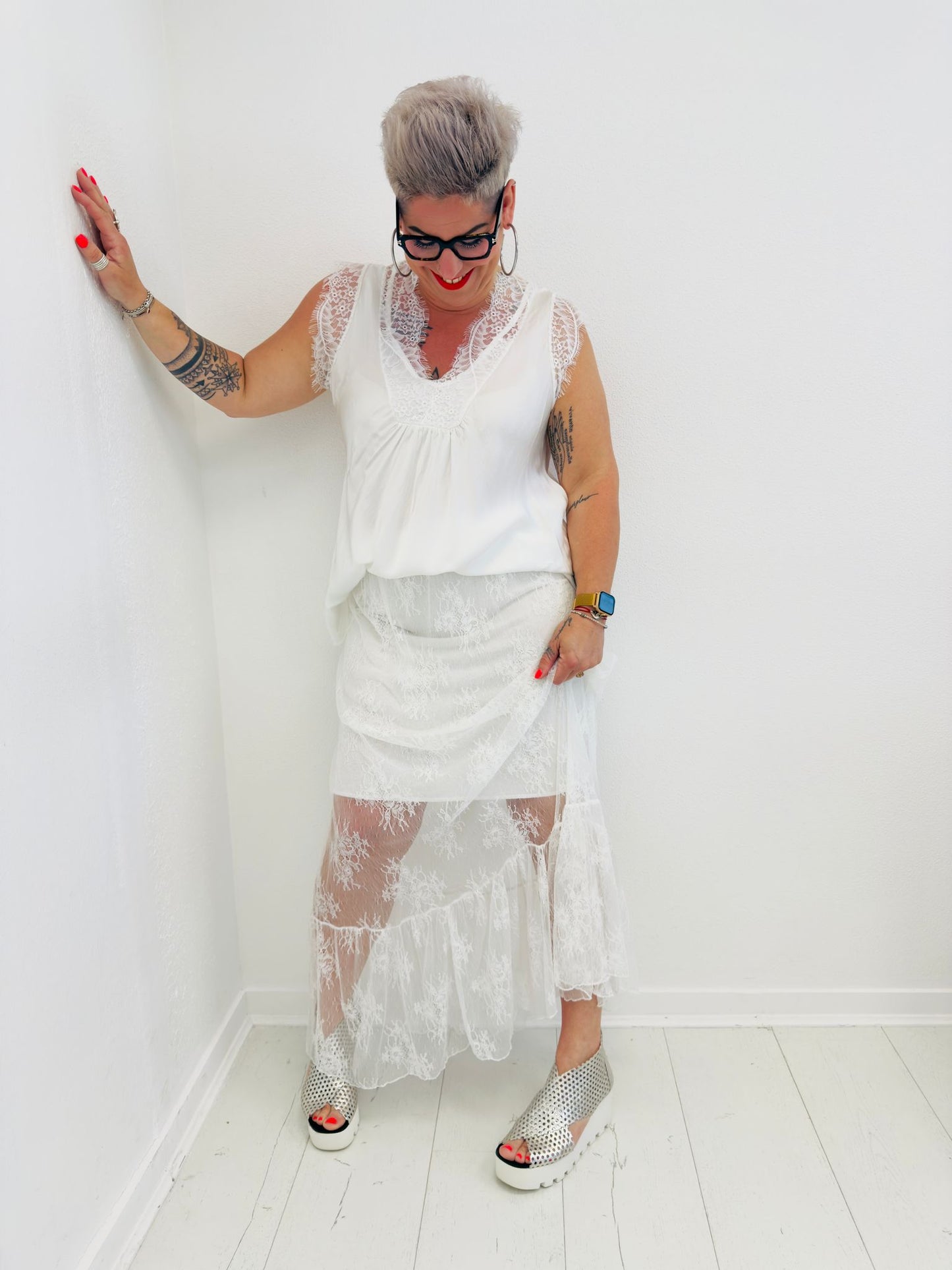 Jupe longue grande taille en voile brodé – Taille 42/46 – Blanc ou Noir