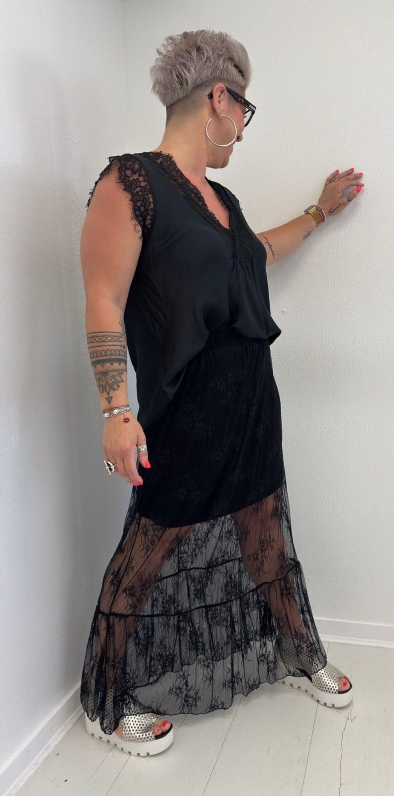 Jupe longue grande taille en voile brodé – Taille 42/46 – Blanc ou Noir