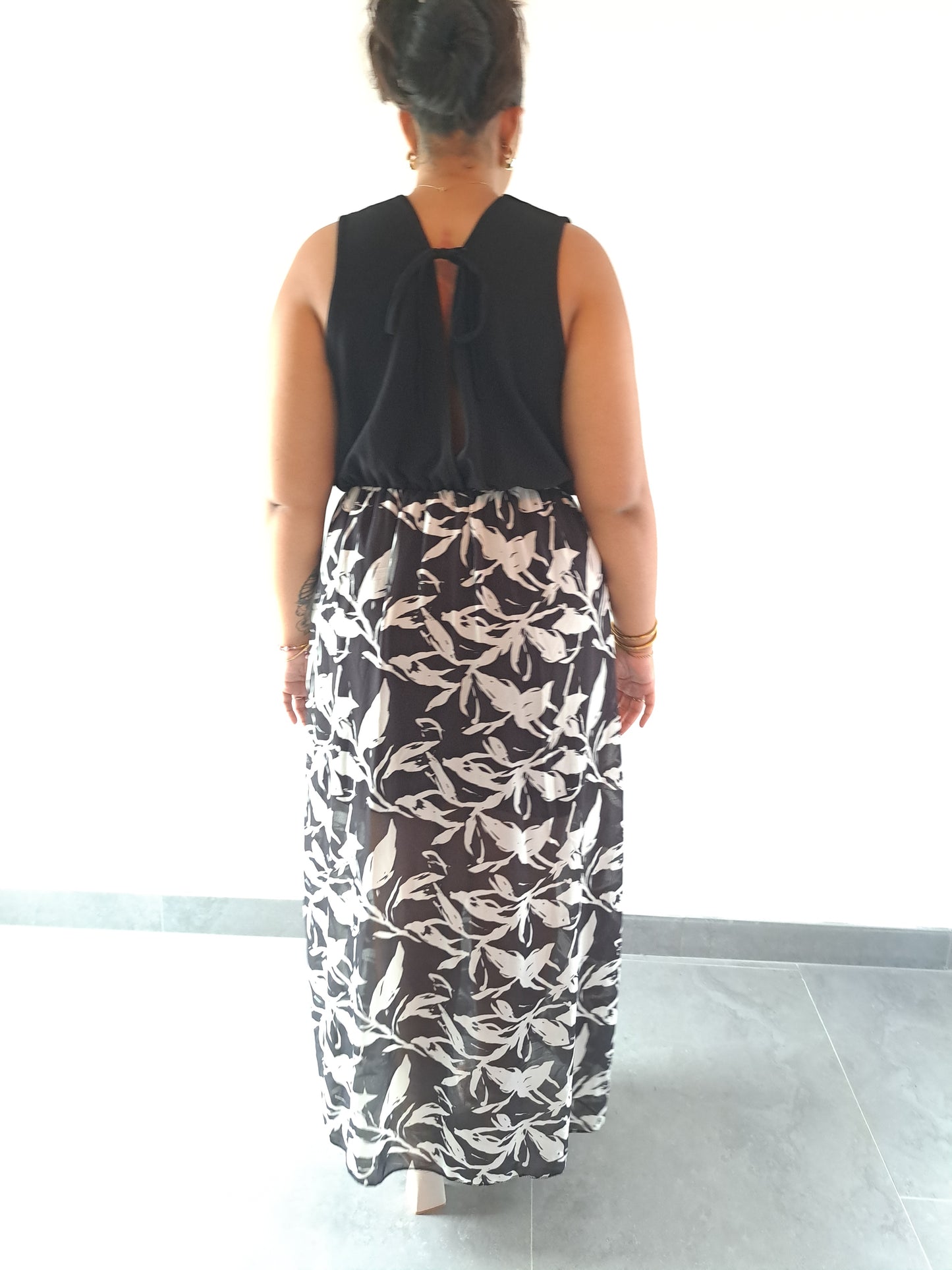 Robe de dos avec attache, voile transparent grande taille
